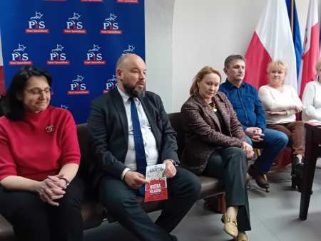 Wspierają kandydata prawicowego
