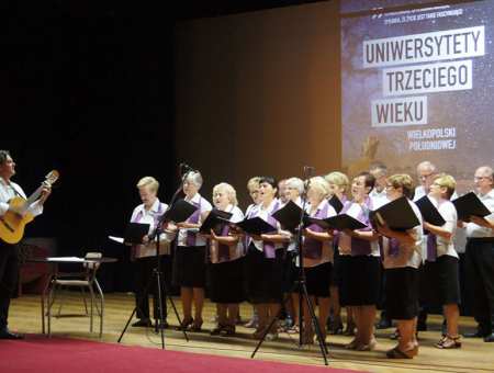 Rozśpiewana prezentacja kępińskiego UTW