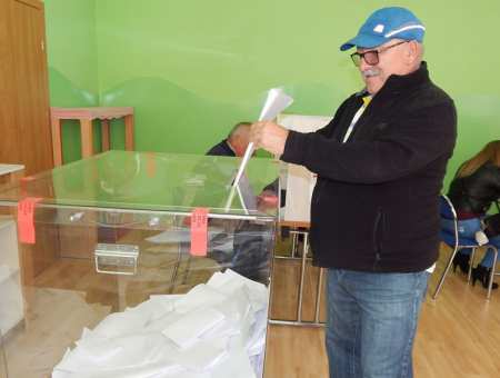 Najwięcej mandatów dla PiS
