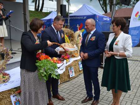Powiatowe święto plonów w Perzowie