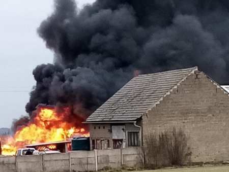 Strażacy walczyli z żywiołem