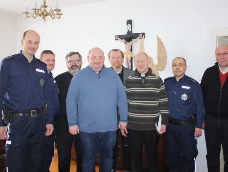 Policjanci rozmawiali z duchownymi