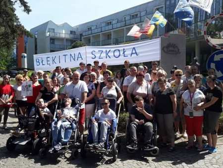 „Błękitna szkoła” wśród morskich fal