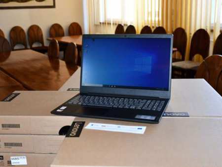 Laptopy dla uczniów