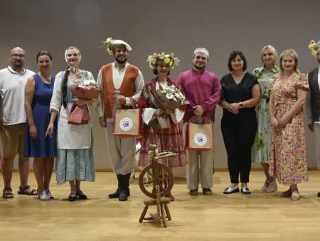 Operetkowo w Perzowie