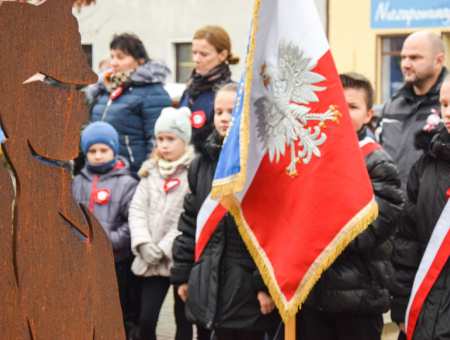 Apel poległych przy pomniku w Baranowie