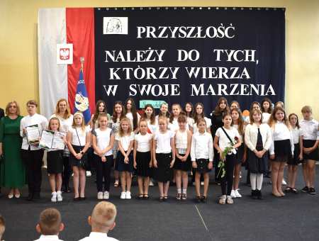 W szkołach wyróżnienia i nagrody