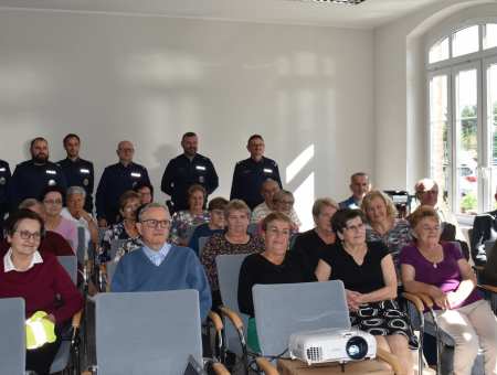 Policjanci debatowali z seniorami