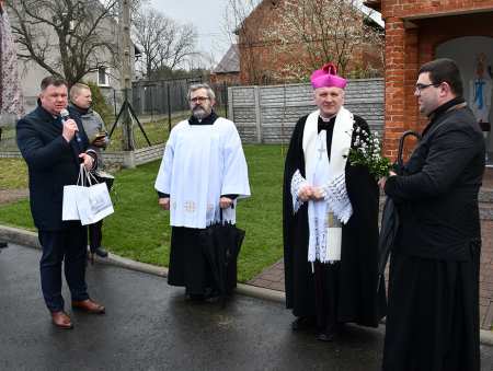 Poświęcenie odnowionej kapliczki