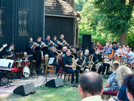 Koncert przy kościele