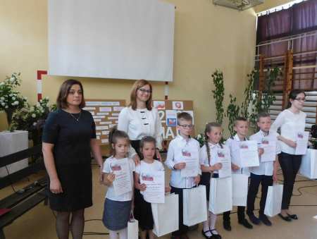 Symbole narodowe i konstytucja trzeciomajowa w plastyce