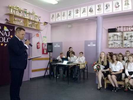 Uroczyście zakończyli rok szkolny