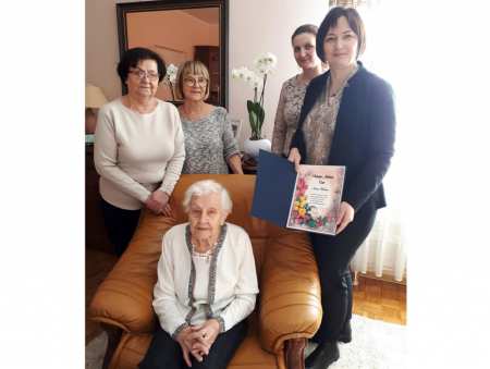 Gratulacje dla Jubilatki